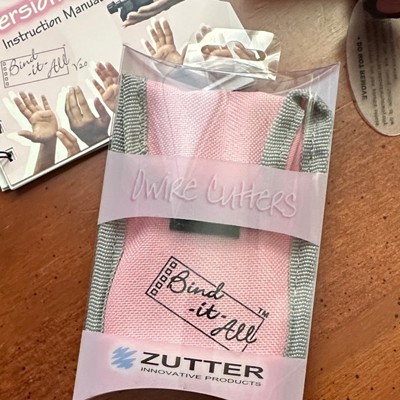 Pink Binding Machine - Picture 10 of 13